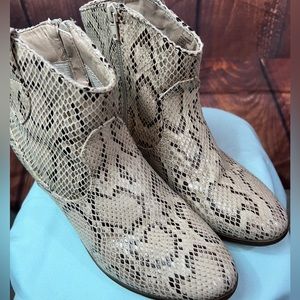 True craft snake skin Winnie ankle cowgirl boots